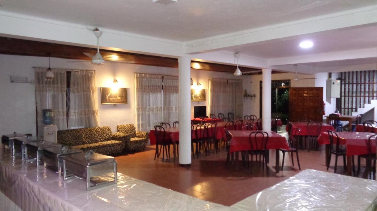 וולאוויה Saranga Holiday Inn מראה חיצוני תמונה