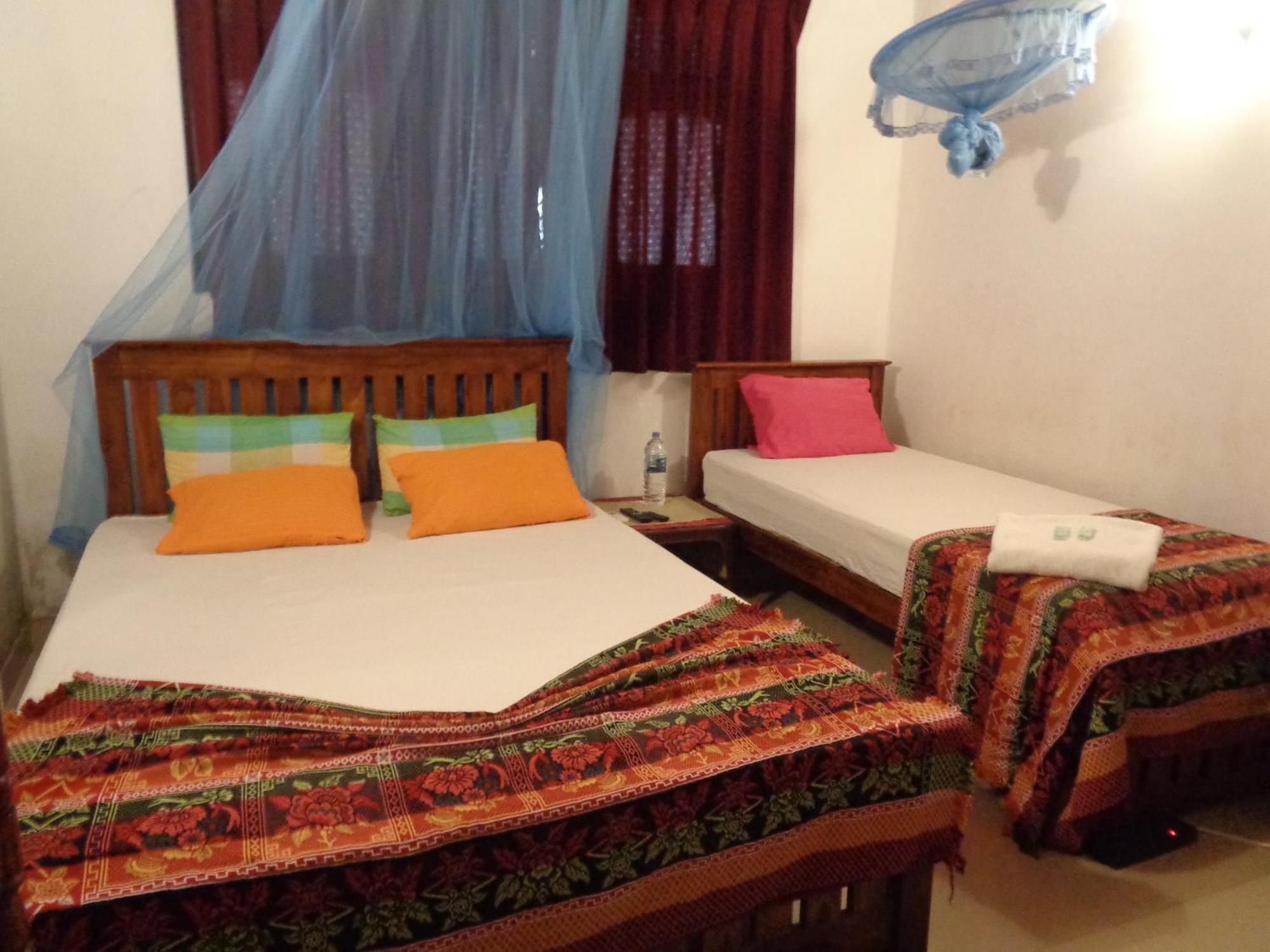 וולאוויה Saranga Holiday Inn מראה חיצוני תמונה