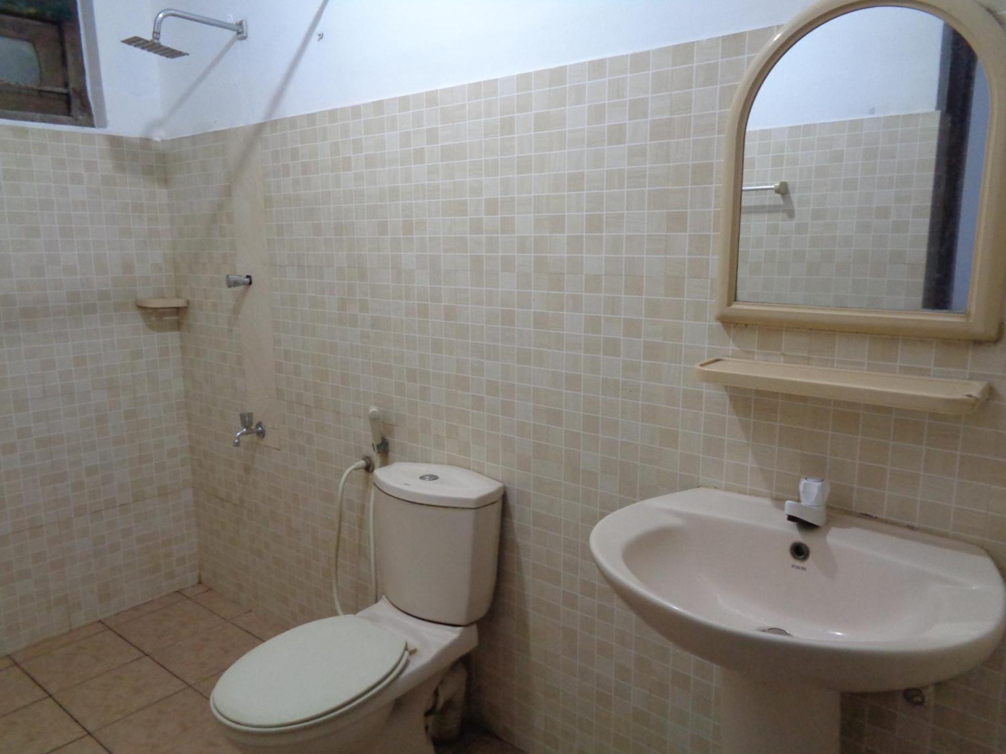 וולאוויה Saranga Holiday Inn מראה חיצוני תמונה