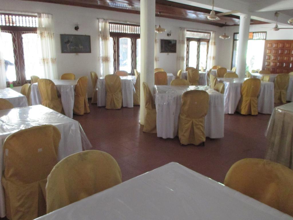 וולאוויה Saranga Holiday Inn מראה חיצוני תמונה